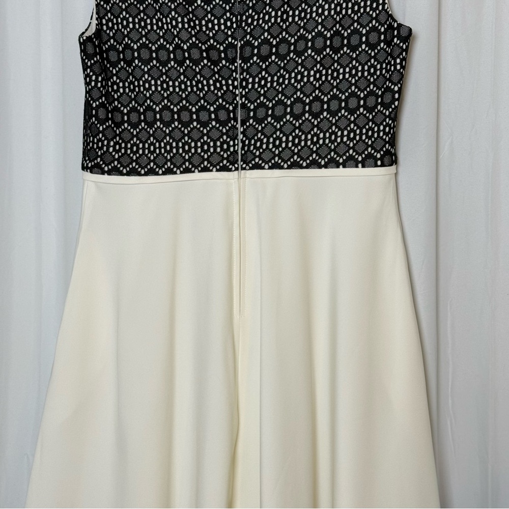 Belle Badgley Mischka Lace Bodice Fit Flare Dress Size 10 Black White - Picture 10 of 13